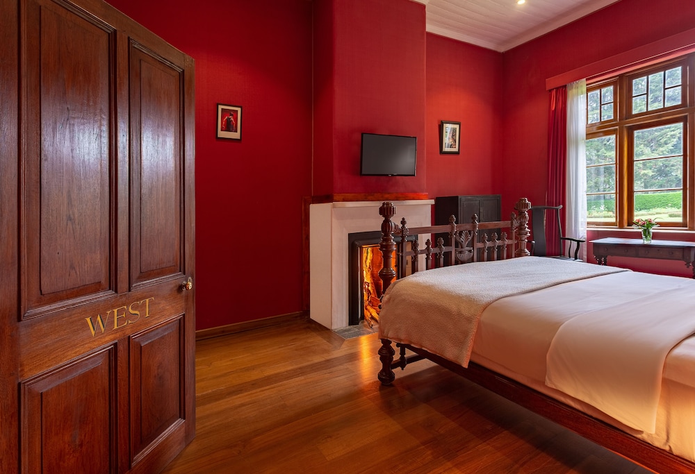 West Room photo 3