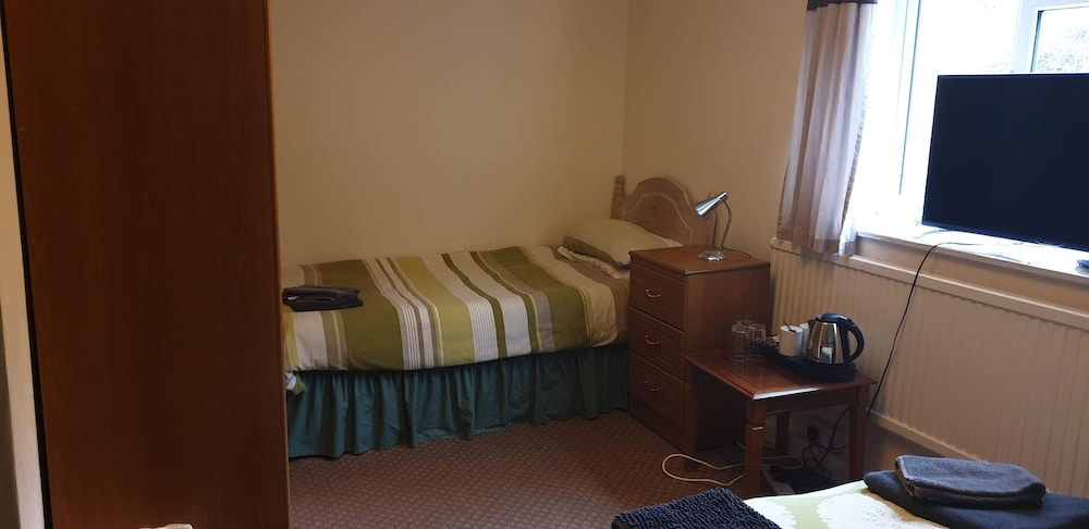 Basic Quadruple Room, Multiple Beds photo 1