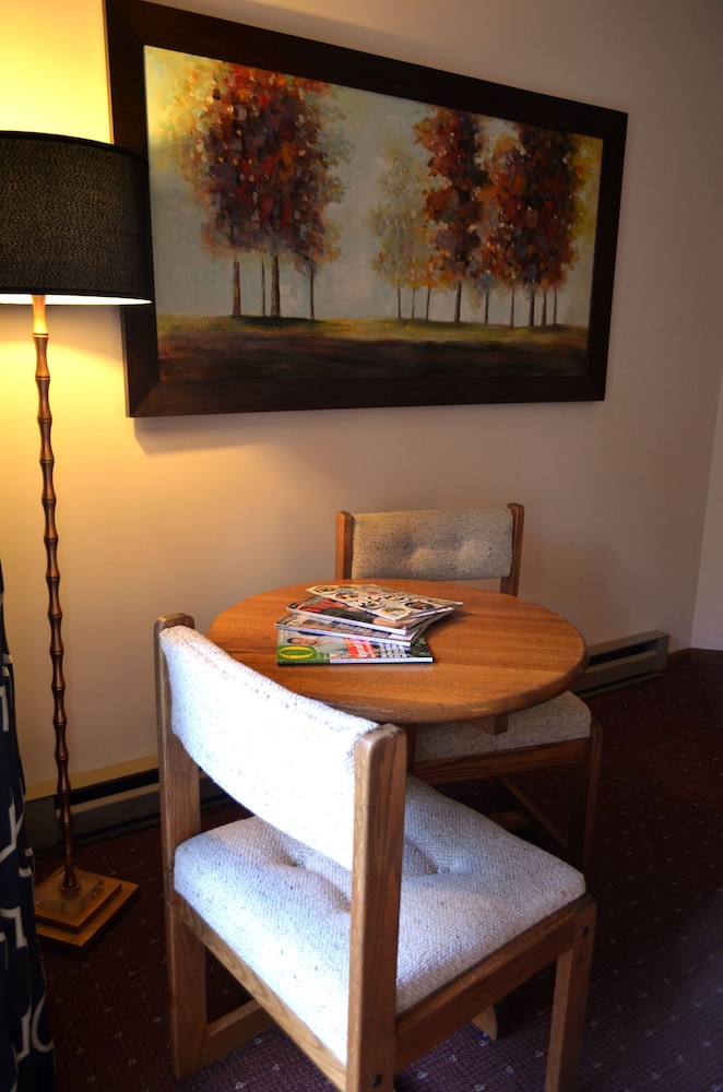 Deluxe Room, 2 Queen Beds - Ski Passes available at property photo 3