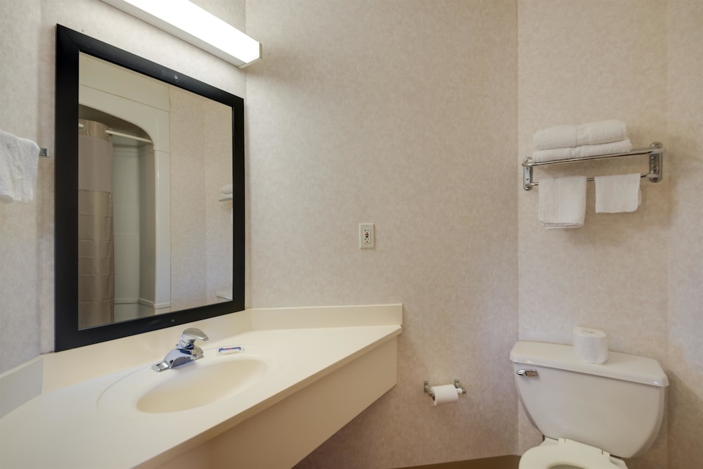 Standard Room, 2 Double Beds, Non Smoking - Photo 6