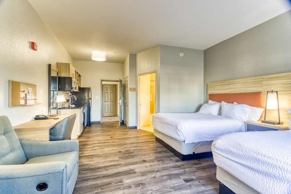 Suite, 1 King Bed - Photo 5