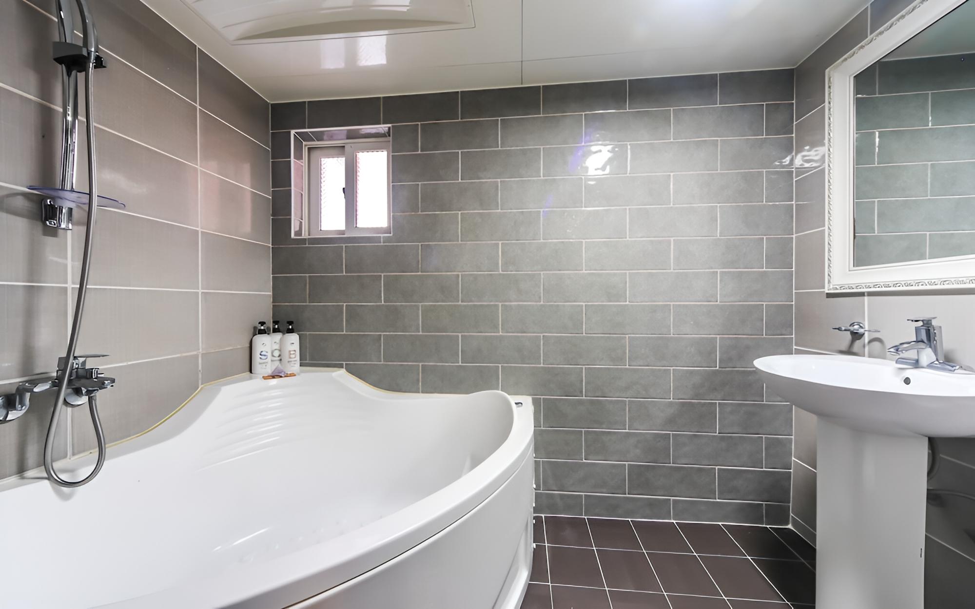 Room (Premium (Spa Whirlpool Bath/Super Kin) - Photo 7