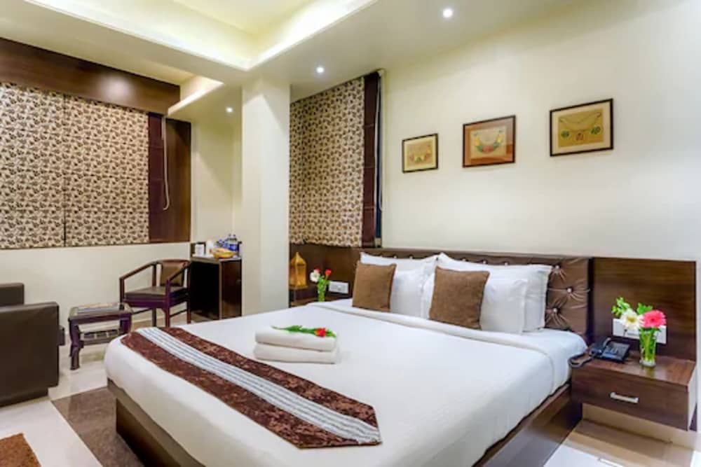Deluxe Room - Photo 6