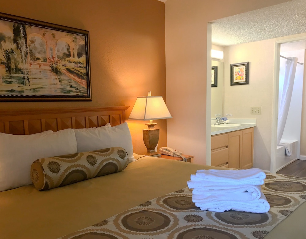 Two Bedroom - Photo 3