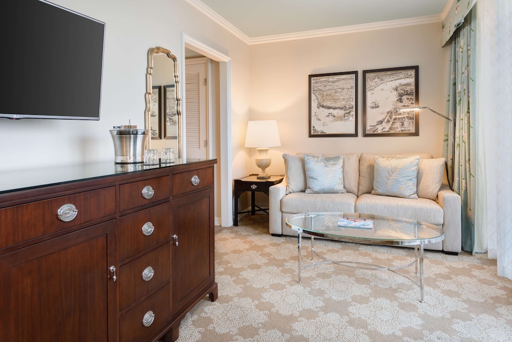 Club Deluxe Guest Room King - Photo 2
