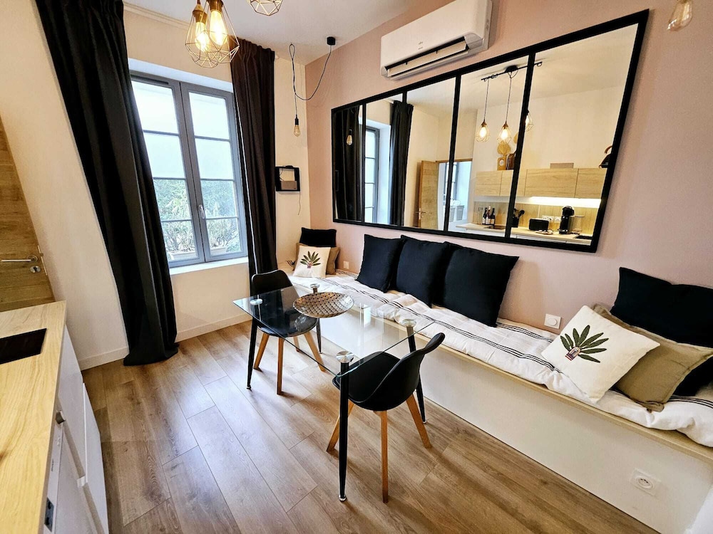Luxury Apartment, Private Bathroom, Garden View (Duplex Reveuse) photo 3