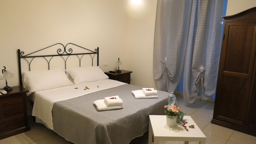 Basic Double or Twin Room (Plebiscito)