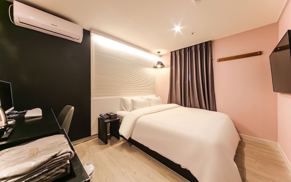 Standard Double Room - Photo 1
