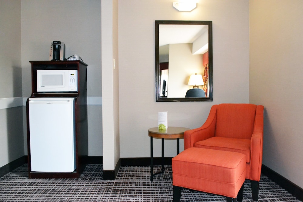 Suite, Multiple Beds - Photo 1