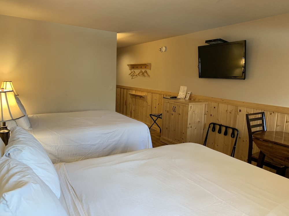 Suite, 2 Queen Beds, Accessible, River View photo 2