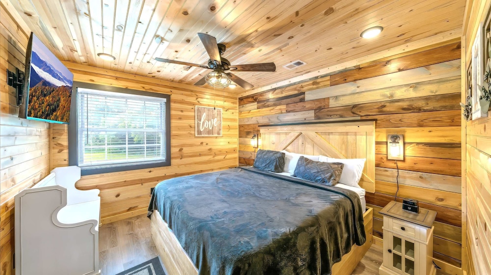 Luxury Poolside Cabin in Sevierville, Zdjęcie 17