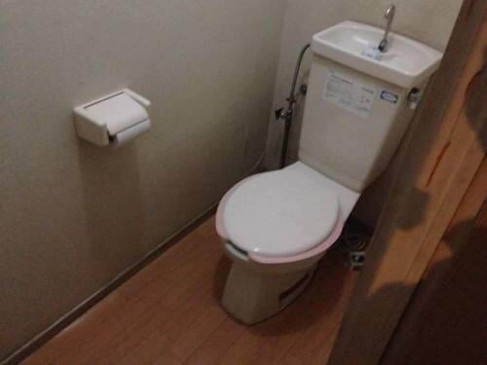Superior Japanese Style Room, Shared Bathroom photo 2