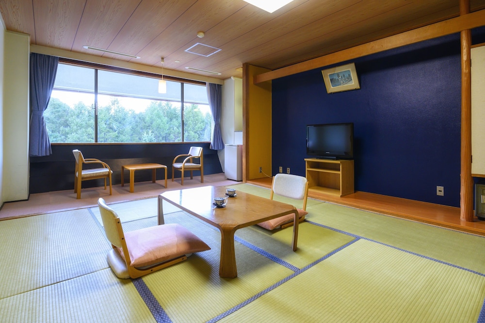 Japanese Style Room, Non Smoking (Early Check-in 13:00 and Late Check-out 11:00) - Photo 1