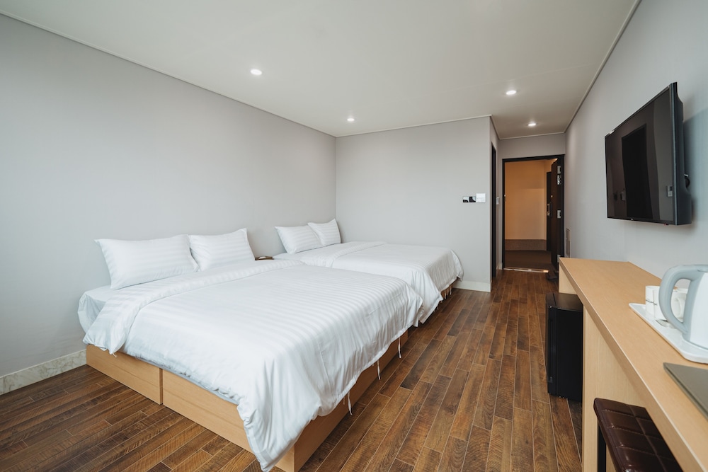 Double Twin Room