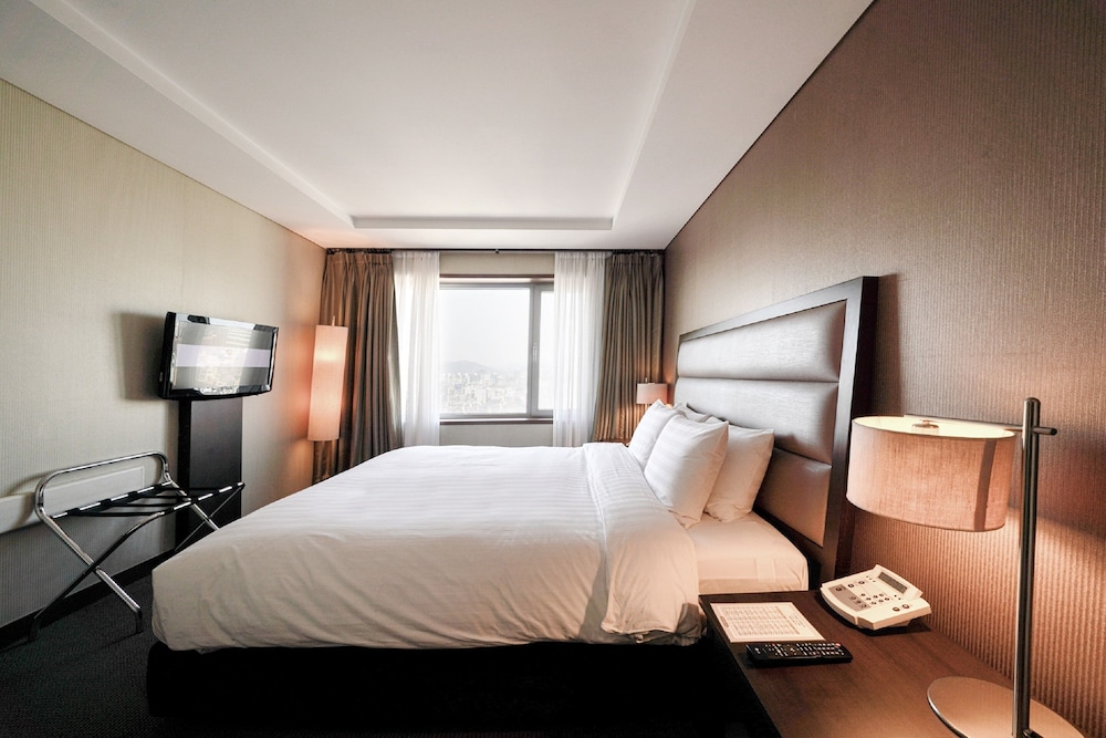 Junior Suite, 1 King Bed - Photo 6