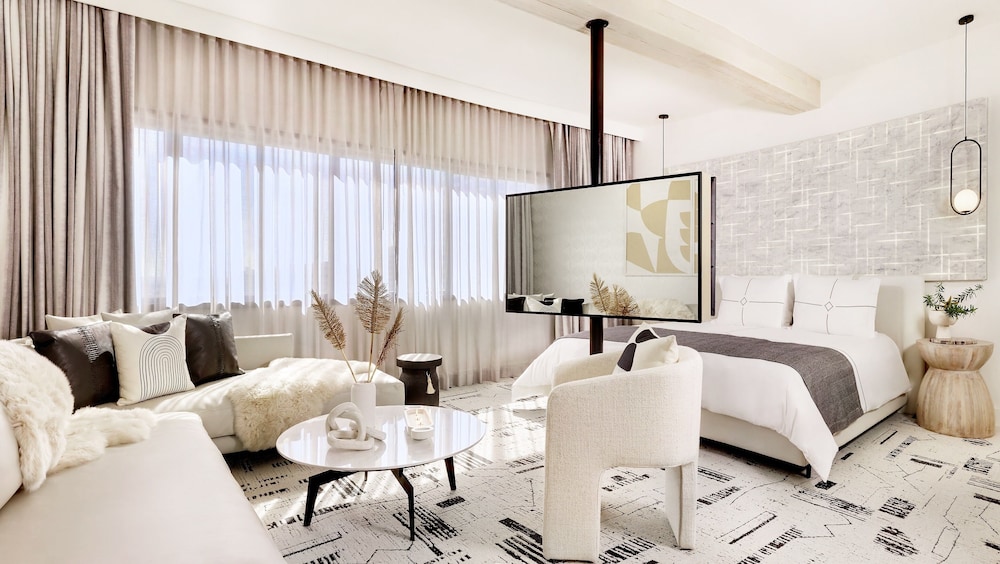 Signature Suite