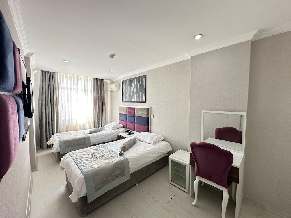 Standard Suite, City View photo 3
