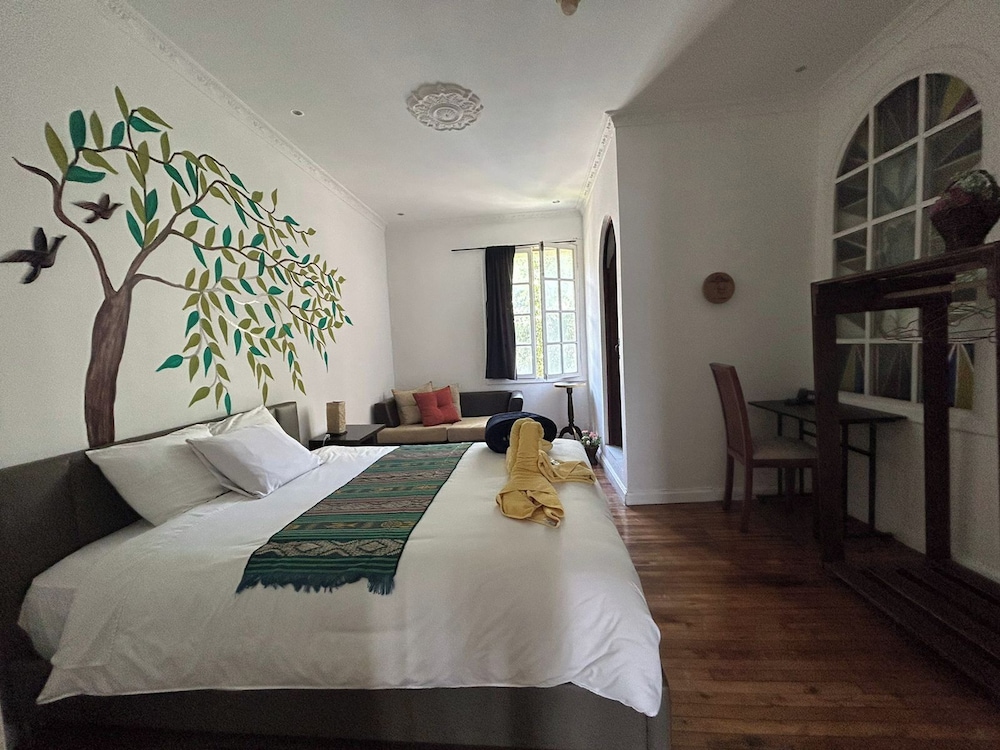 Superior Room, 1 Queen Bed photo 1