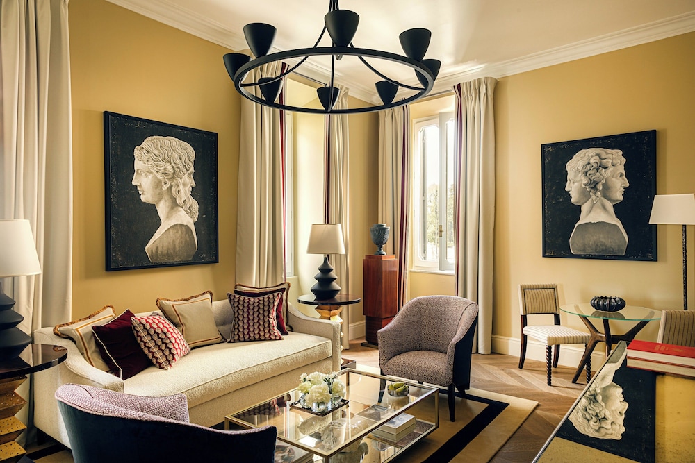 Deluxe Suite (Non Smoking)