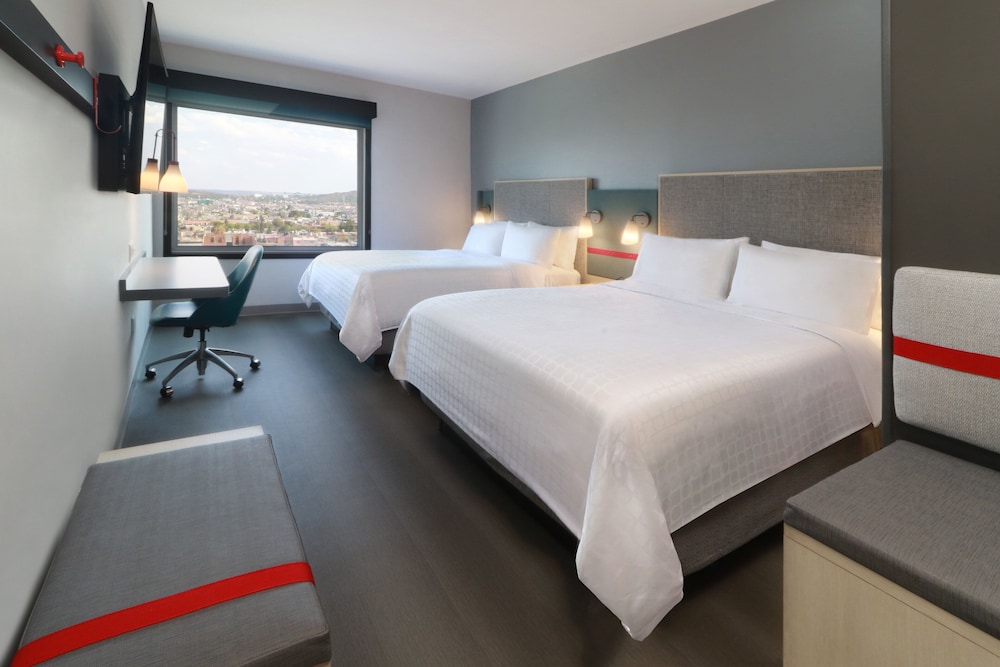 Standard Room, 2 Queen Beds - Photo 5