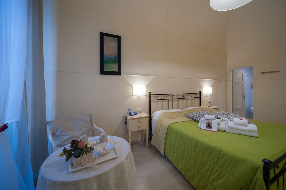 Standard Room - Photo 9