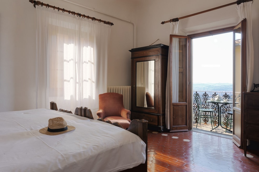 Suite, 1 Double Bed, City View photo 1