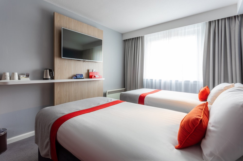 Standard Room, 2 Twin Beds (with Free Hot Breakfast) - Photo 8
