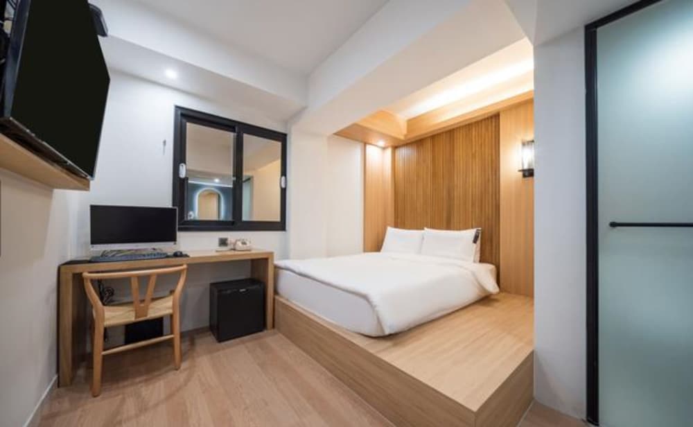 Standard Double Room - Photo 1