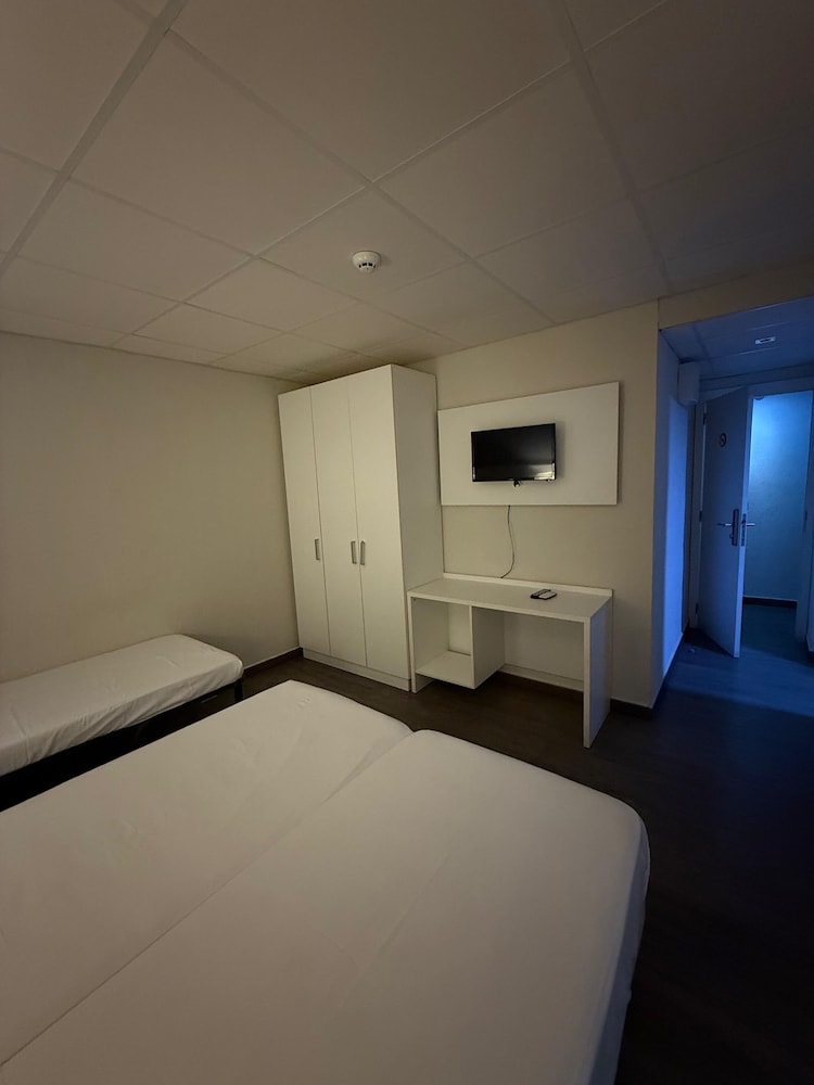 Basic Triple Room