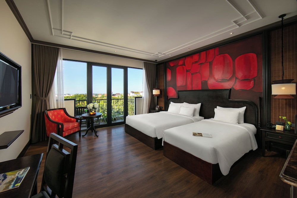 Family Room, City View - Photo 1