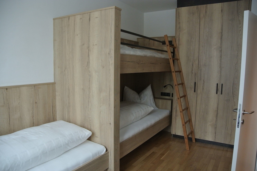 Family Apartment, 2 Bedrooms, Garden View photo 2