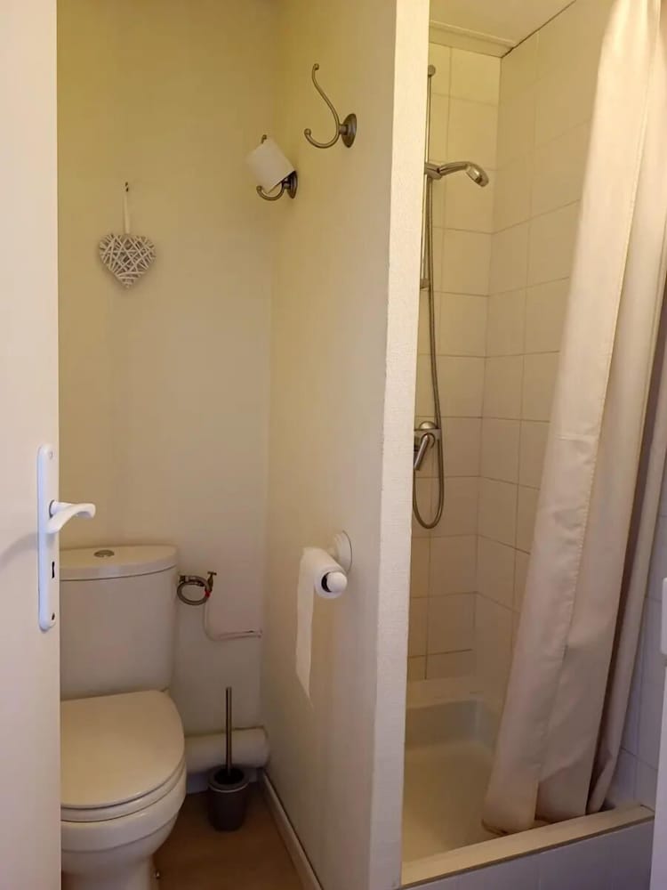 Basic Double Room, City View photo 2