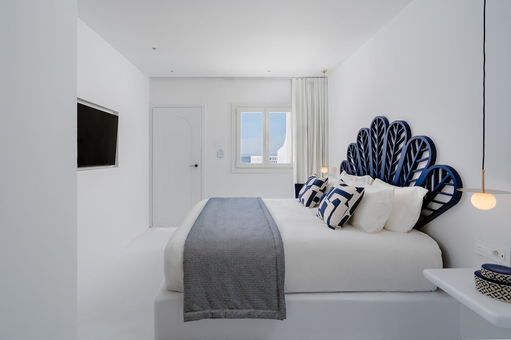 Petite Suite With Hot Tub Sea View photo 3