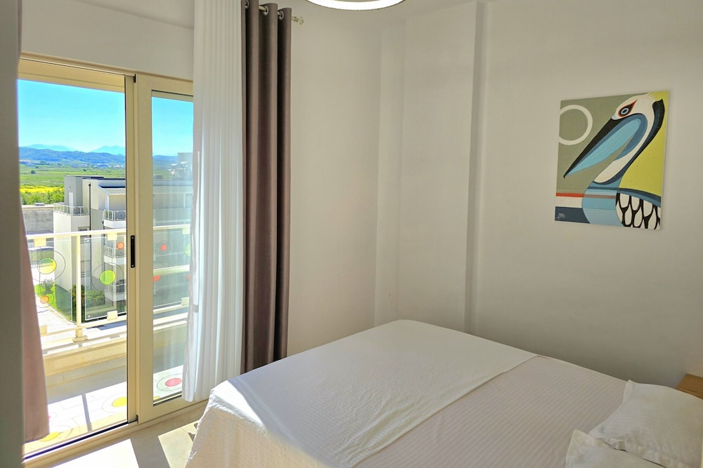 Family Penthouse, Multiple Bedrooms, 2 Bathrooms (Serenity Penthouse) photo 3