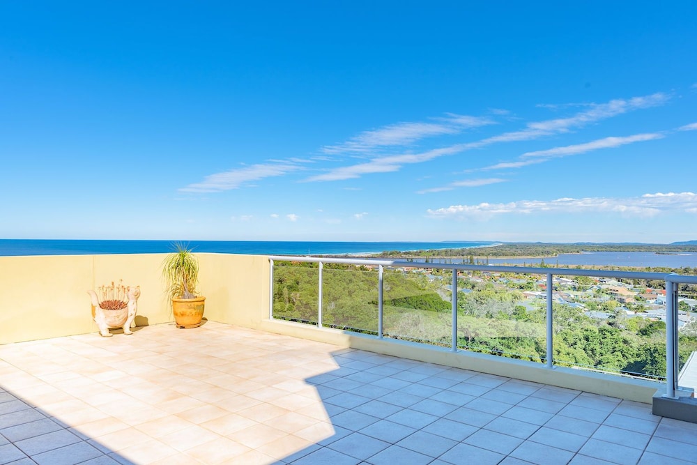 3 Bedroom Luxury Penthouse photo 2