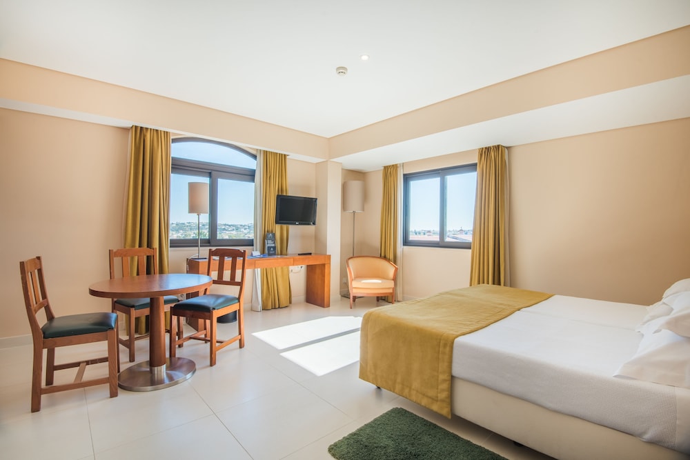 Single Room, Sea View