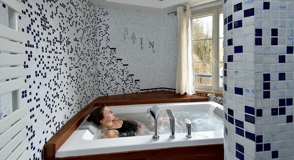 Quadruple Room, Ensuite (Bleu Atlantique) photo 3