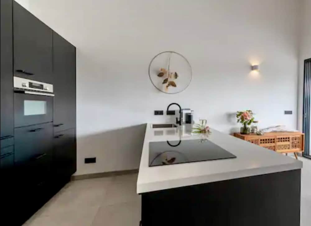 Basic Apartment photo 3