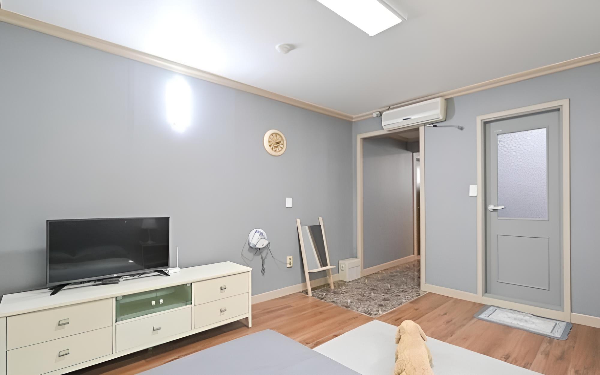 Room (Penzy (two rooms))