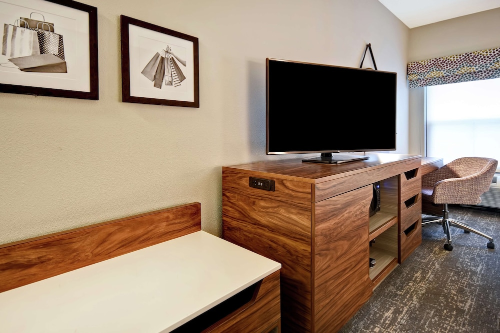Room, 2 Double Beds, Non Smoking - Photo 4