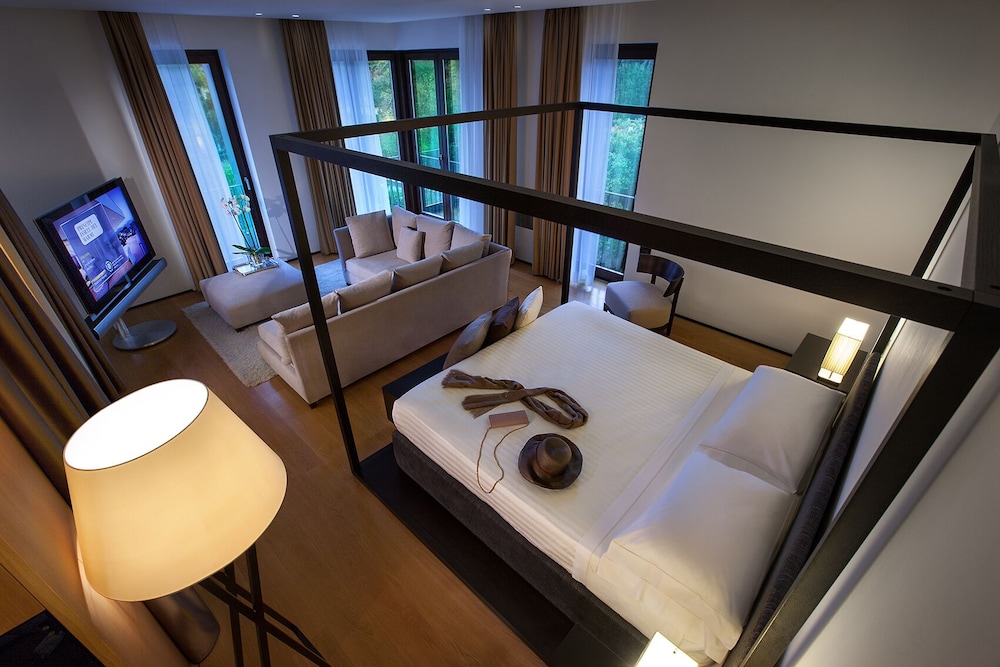Classic Suite (Open Space)