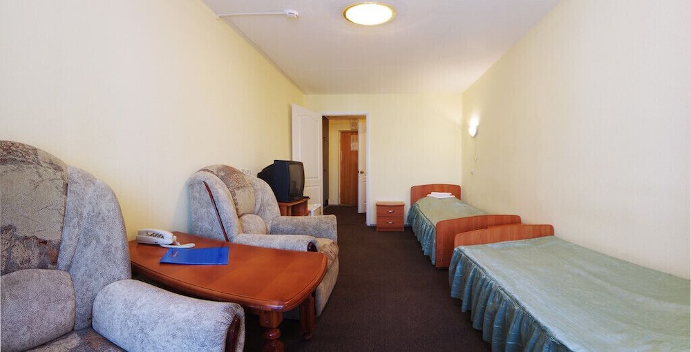 Economy Twin Room photo 3