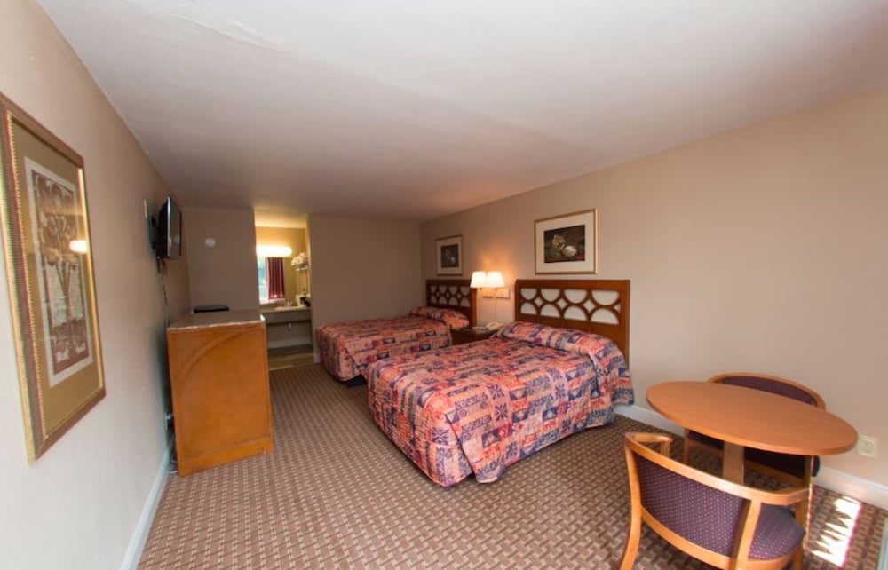 Standard Room, 2 Double Beds, Non Smoking photo 1