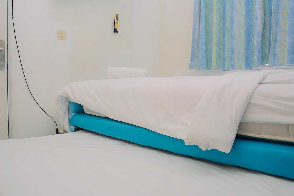 Room - Photo 10