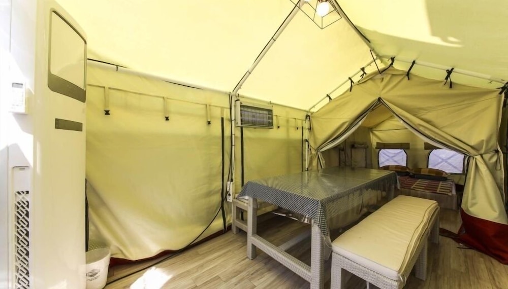 Glamping Room - Photo 5