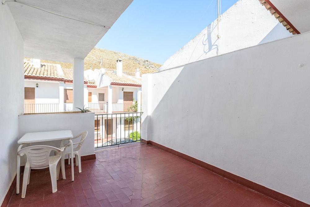 House, 3 Bedrooms, Terrace, Mountain View photo 2