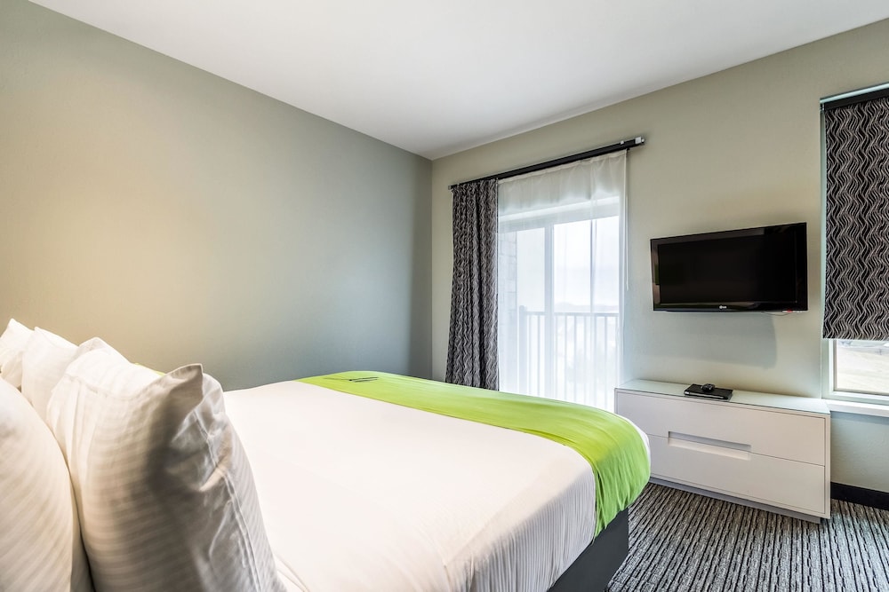 Suite, Multiple Beds, Non Smoking photo 3