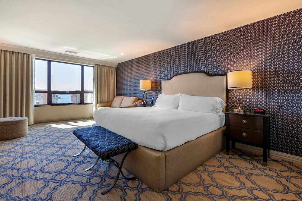 Standard Room, 1 King Bed, Non Smoking (with Sofabed, View) - Photo 7