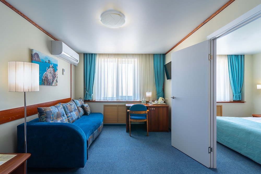 Luxury Double or Twin Room, City View