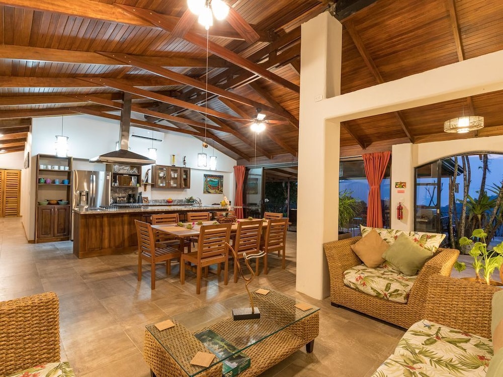 Family House, 3 Bedrooms, Ocean View photo 3